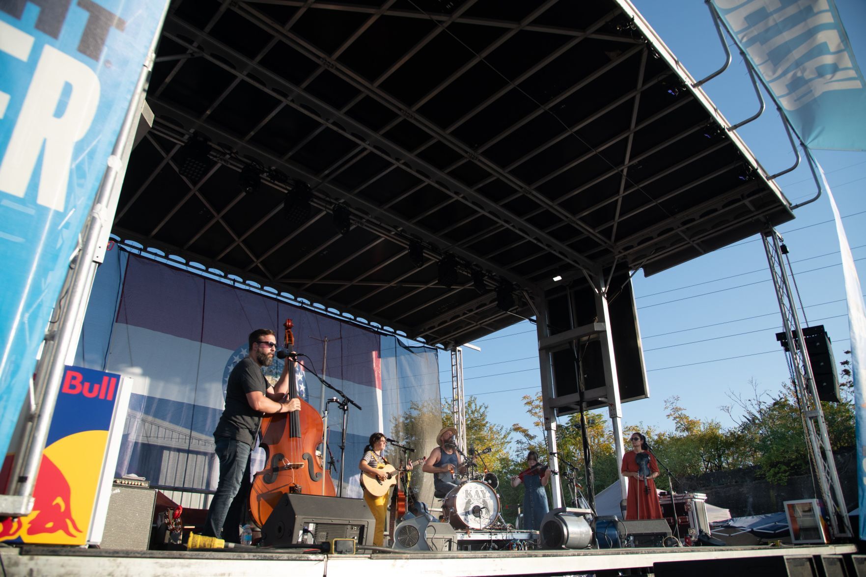 The Kay Brothers, the Burney Sisters at the Lot